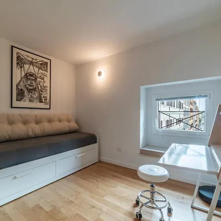 Luxury 3 Beds 3 Baths, Few Steps From Center *
