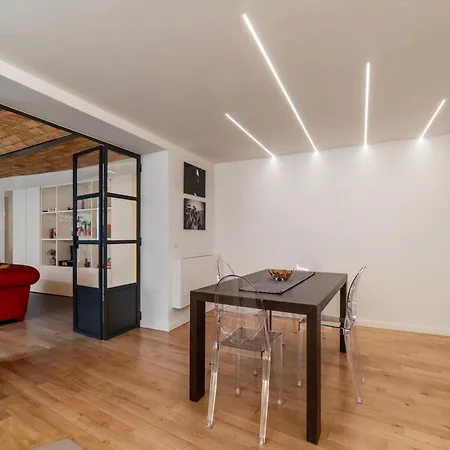 Luxury 3 Beds 3 Baths, Few Steps From Center * Roma