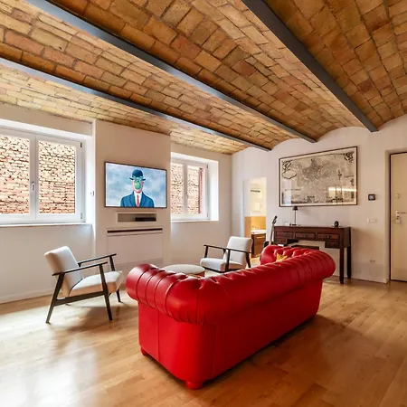 Luxury 3 Beds 3 Baths, Few Steps From Center * Roma