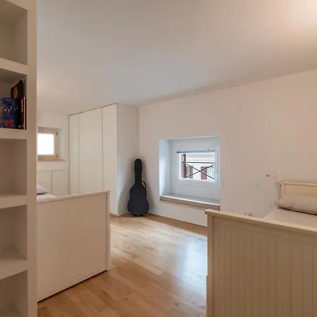 Apartment Luxury 3 Beds 3 Baths, Few Steps From Center *